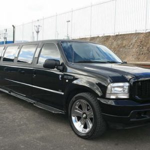 ford-excursion-limo
